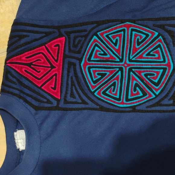 Vintage Galapago mola quilted top - Picture 2 of 16